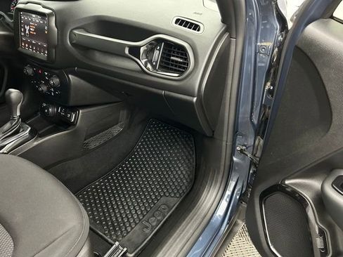 Used 2022 Jeep Renegade Altitude w/ Convenience Group image 32