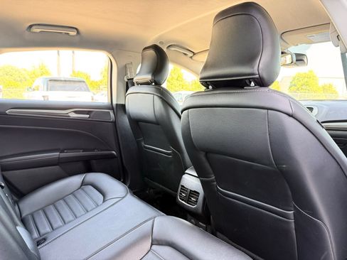 Used 2018 Ford Fusion SE w/ Equipment Group 602A FWD image 20