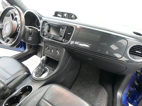 Used 2012 Volkswagen Beetle Turbo FWD image 22