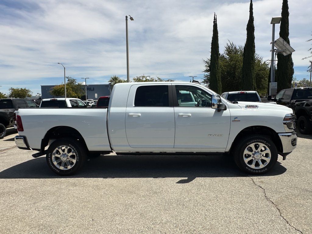 New 2026 RAM 2500 Laramie AWD/4WD image 9