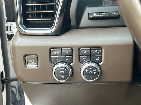 Used 2024 GMC Sierra 1500 Denali w/ Denali Reserve Package image 15