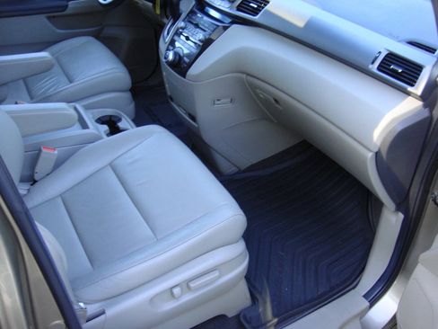 Used 2012 Honda Odyssey Touring image 7