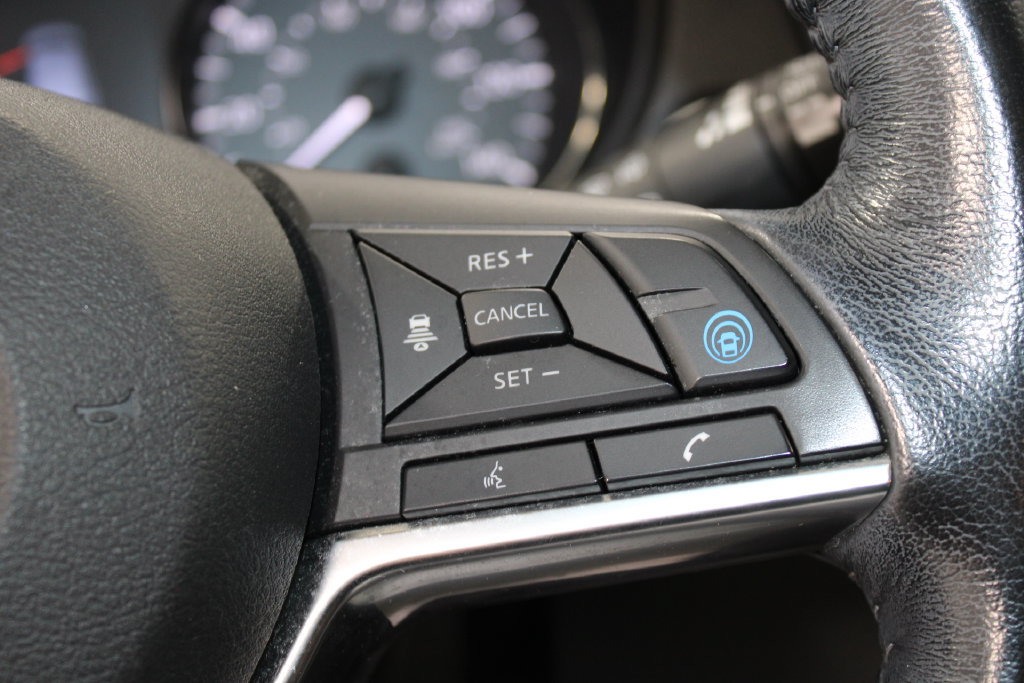 Used 2019 Nissan Rogue Sport SL w/ Premium Package FWD image 32