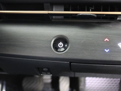 Used 2024 Nissan Ariya FWD image 10