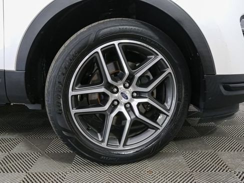 Used 2018 Ford Explorer Sport w/ Equipment Group 401A AWD/4WD image 16