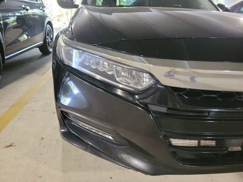 Used 2018 Honda Accord EX image 8