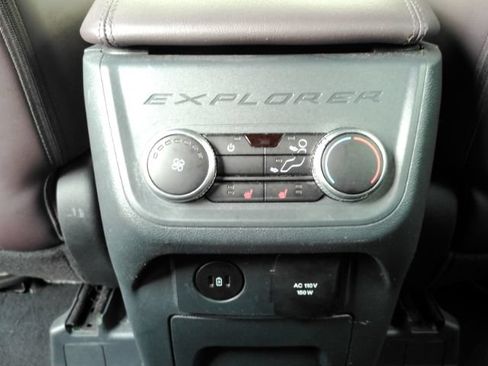 Used 2025 Ford Explorer Platinum w/ LUX Leather Package AWD/4WD image 31