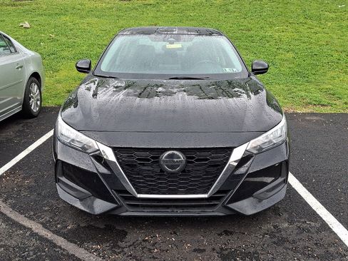 Used 2021 Nissan Sentra SV FWD image 2