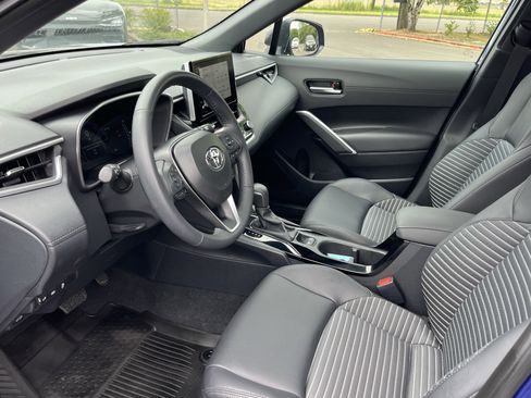 Used 2024 Toyota Corolla Cross AWD Hybrid w/ Convenience Package image 9