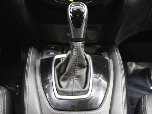 Used 2020 Nissan Rogue SL image 41