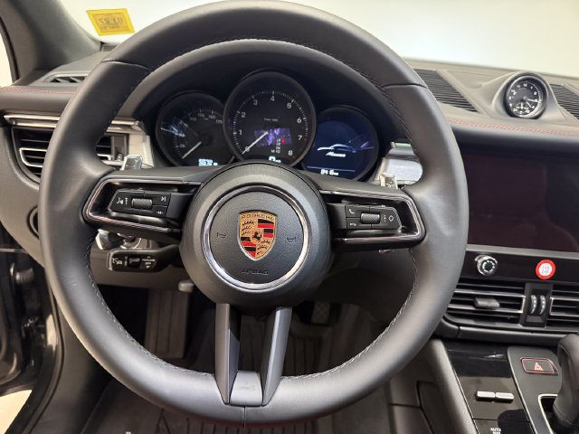 Certified 2026 Porsche Macan AWD/4WD image 14