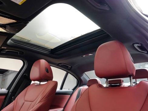 Used 2025 BMW 330i xDrive Sedan AWD/4WD image 5