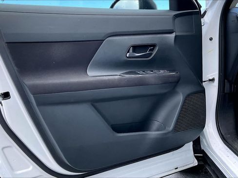Used 2025 Nissan Kicks S FWD image 27