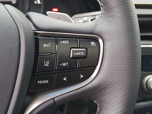 Used 2024 Lexus ES 300h F Sport image 23