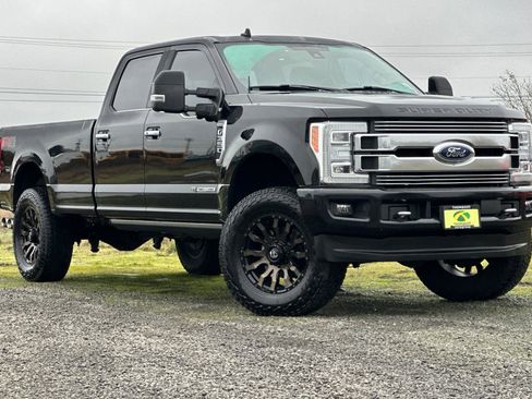 Used 2019 Ford F350 Limited image 2