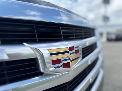 Used 2016 Cadillac Escalade ESV Luxury image 16