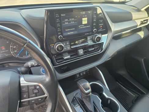 Used 2020 Toyota Highlander XLE image 33
