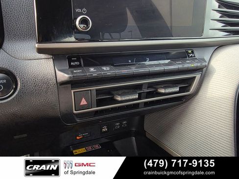 Used 2025 Toyota Camry SE FWD image 17