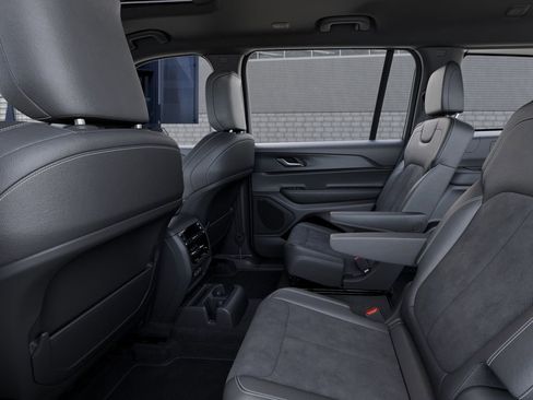 New 2025 Jeep Grand Cherokee L Altitude image 23