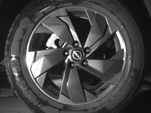 Used 2025 Nissan Rogue SV AWD/4WD image 15