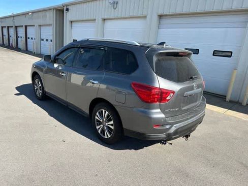 Used 2020 Nissan Pathfinder SV AWD/4WD image 16