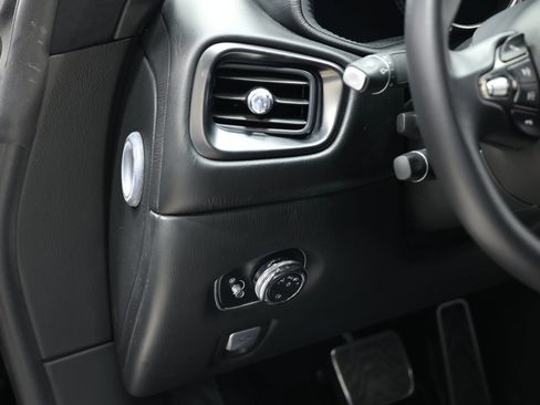 Used 2018 Aston Martin DB11 V12 image 18