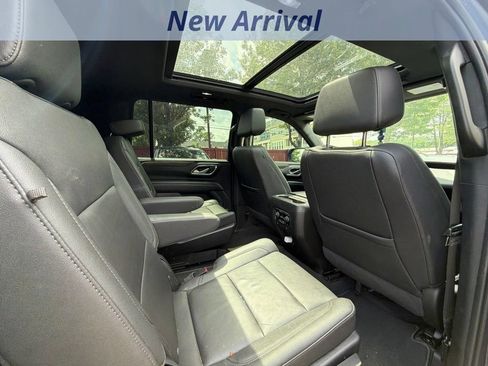 Used 2022 Chevrolet Suburban Z71 w/ Luxury Package AWD/4WD image 4