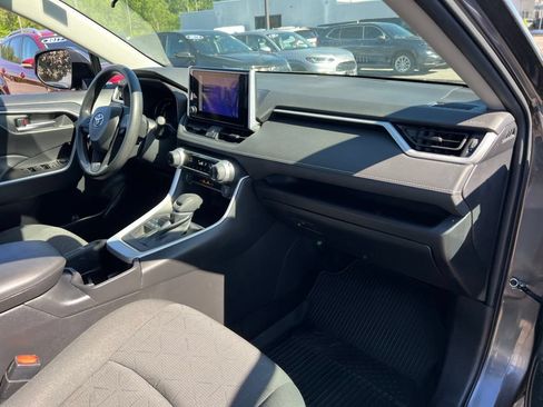 Used 2024 Toyota RAV4 XLE AWD/4WD image 27