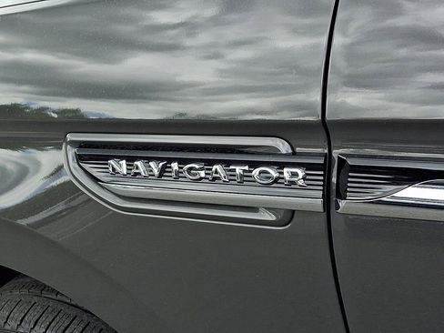 Certified 2024 Lincoln Navigator Black Label AWD/4WD image 31