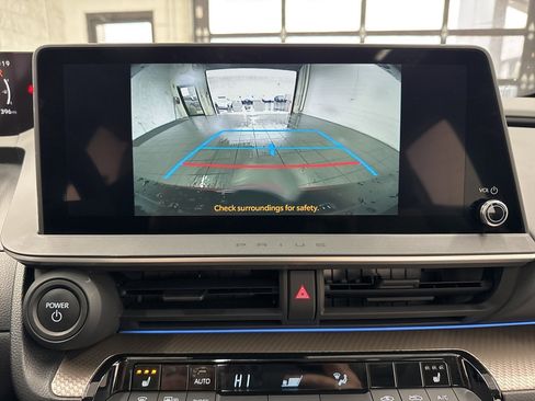 Certified 2024 Toyota Prius XLE image 25