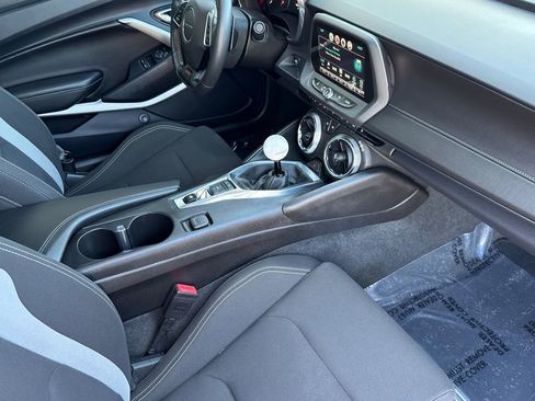 Used 2016 Chevrolet Camaro SS RWD image 17