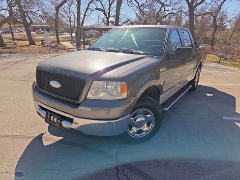 Used 2006 Ford F150 XLT image 2