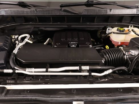 Used 2023 Chevrolet Silverado 1500 LT AWD/4WD image 19