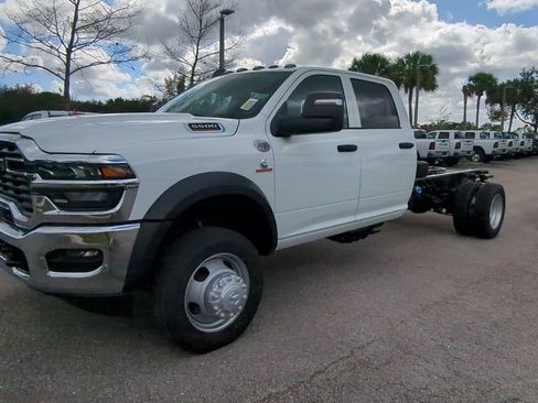 New 2026 RAM 5500 Tradesman w/ Chrome Appearance Group image 9