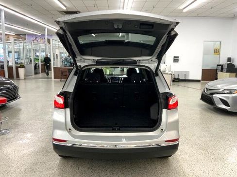 Used 2020 Chevrolet Equinox LT w/ Driver Convenience Package FWD image 32