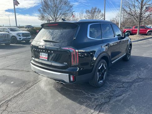 Used 2023 Kia Telluride EX w/ EX Captain's Chair Package image 7