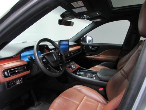 Used 2024 Lincoln Aviator Reserve w/ Jet Package AWD/4WD image 13