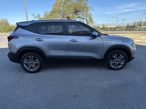 Used 2021 Kia Seltos LX image 7