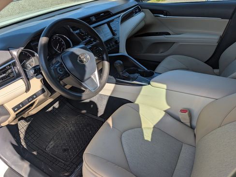 Used 2018 Toyota Camry LE FWD image 17