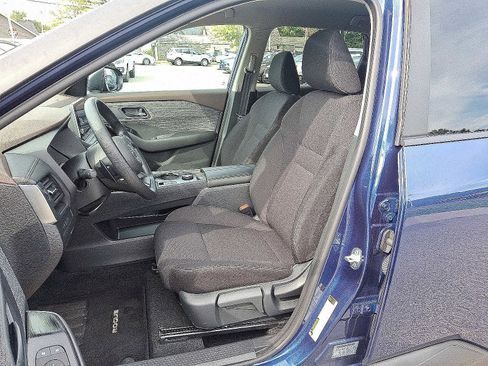 Used 2023 Nissan Rogue S image 16