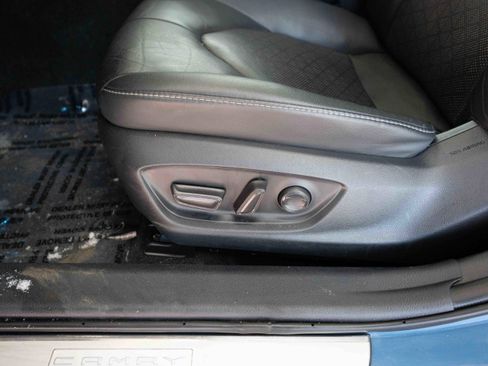 Used 2023 Toyota Camry XSE image 12