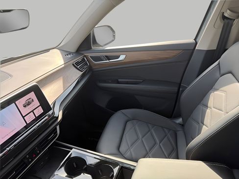 New 2025 Volkswagen Atlas SE AWD/4WD image 19