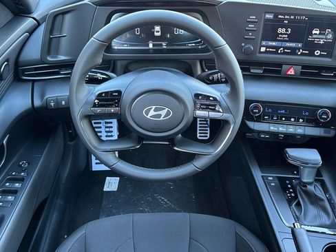 New 2025 Hyundai Elantra Sport FWD image 11