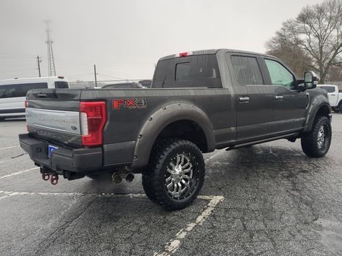 Used 2019 Ford F250 Platinum w/ Platinum Ultimate Package image 3