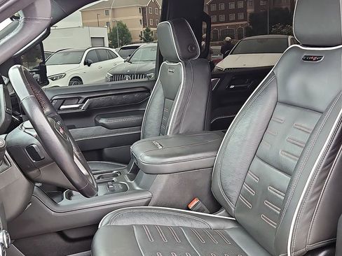 Used 2025 GMC Sierra 2500 AT4X AWD/4WD image 16