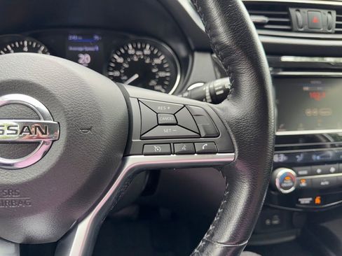 Used 2020 Nissan Rogue SV AWD/4WD image 12