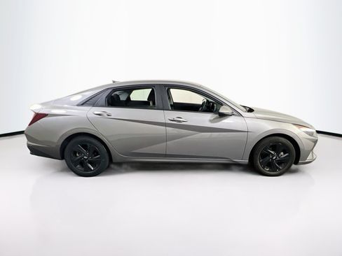 Used 2023 Hyundai Elantra SEL FWD image 4