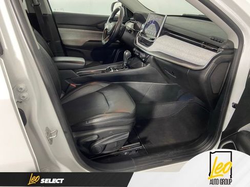 Used 2022 Jeep Compass Latitude AWD/4WD image 15
