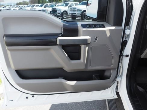 Used 2018 Ford F150 XLT AWD/4WD image 15