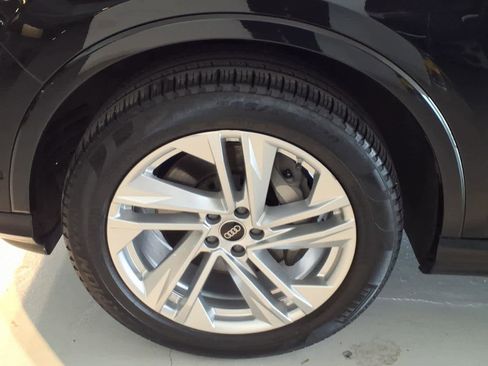 Used 2023 Audi Q7 3.0T Premium Plus w/ Premium Plus Package AWD/4WD image 8
